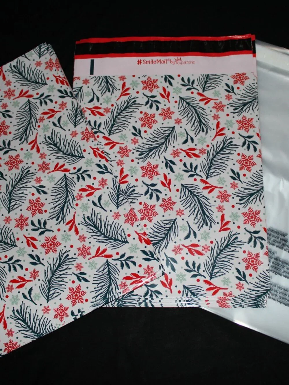 50 pcs - 25 10x13 Snowflake Christmas Poly Mailers & 25 10x13 Clear Packing Bags